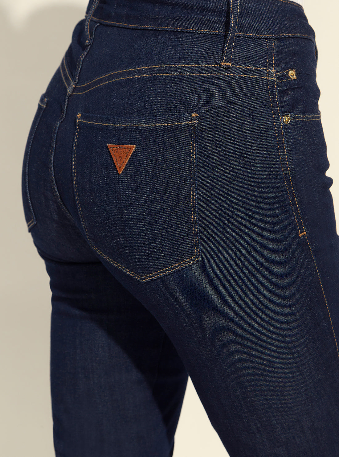 Low-Rise Sexy Curve Denim Jeans in Balea Wash Low-Rise Sexy Curve Denim Jeans in Balea Wash