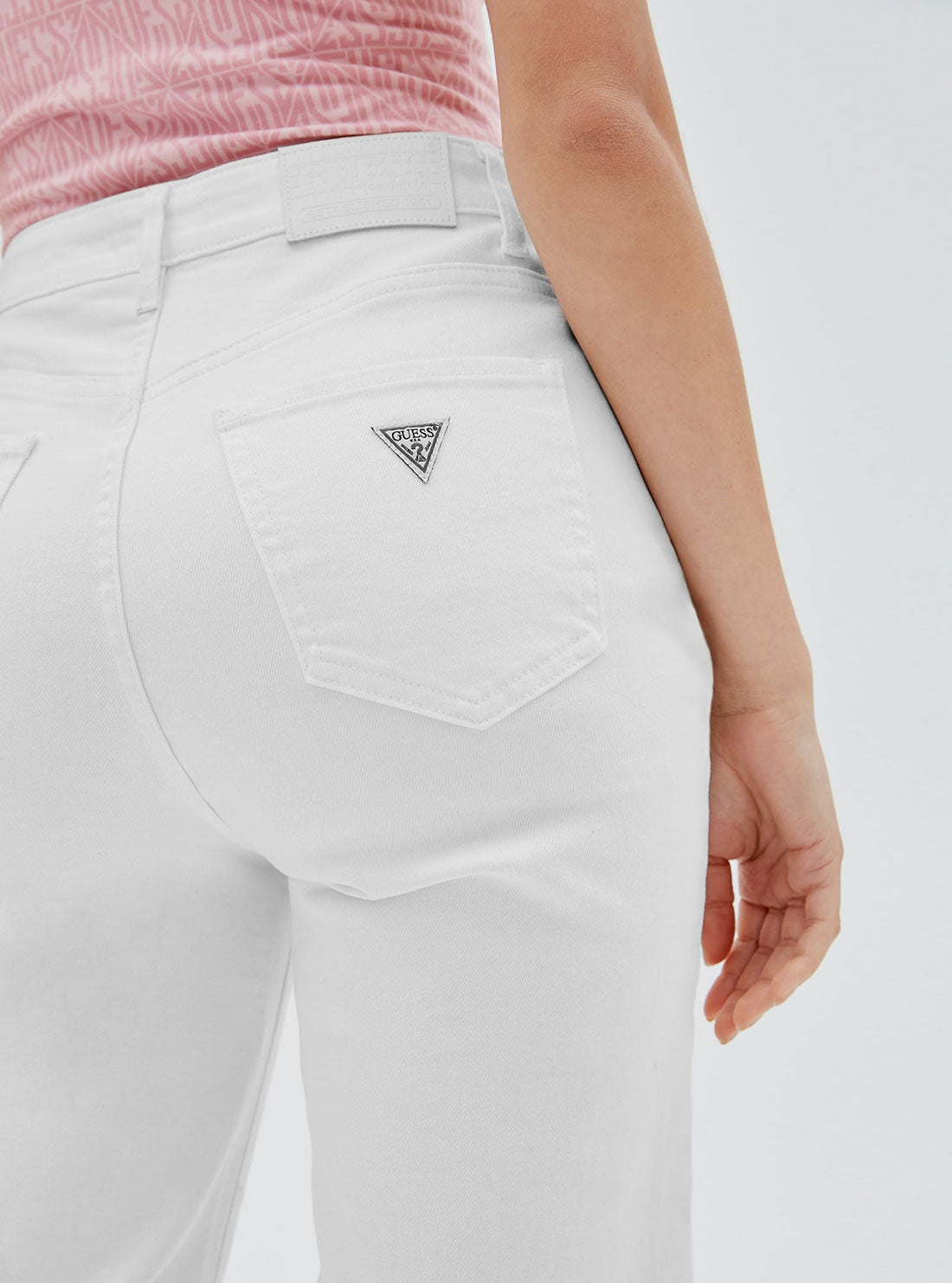 Guess Originals High-Rise Straight Leg Mom Denim Jeans In Ecru Wash Guess Originals High-Rise Straight Leg Mom Denim Jeans In Ecru Wash